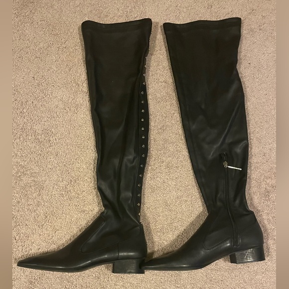 Zara over the knee boot that is flat and still stylish. Narrow size 11. - Picture 2 of 4